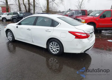 2016 Nissan Altima 2.5/2.5 S/2.5 Sl/2.5 Sr/2.5 Sv z USA, uszkodzony, nr VIN 1N4AL3AP0GN361921